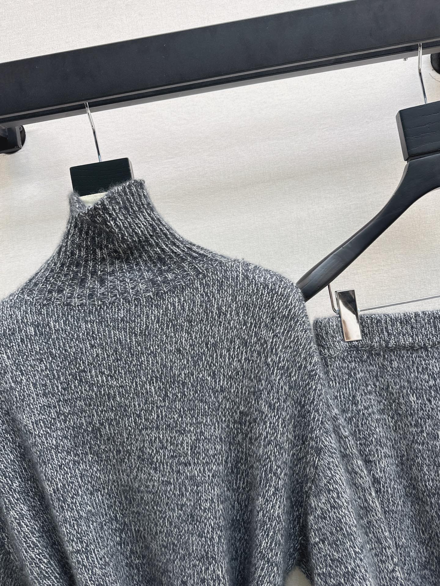 Brun NEW knitted suit