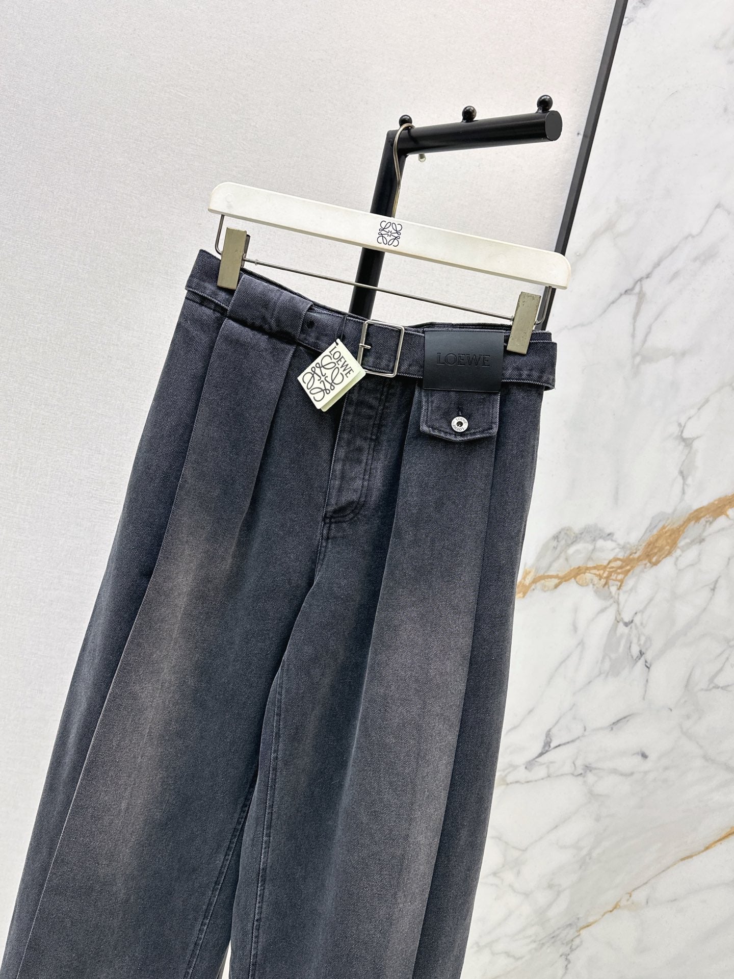 Loe NEW Wide-leg jeans