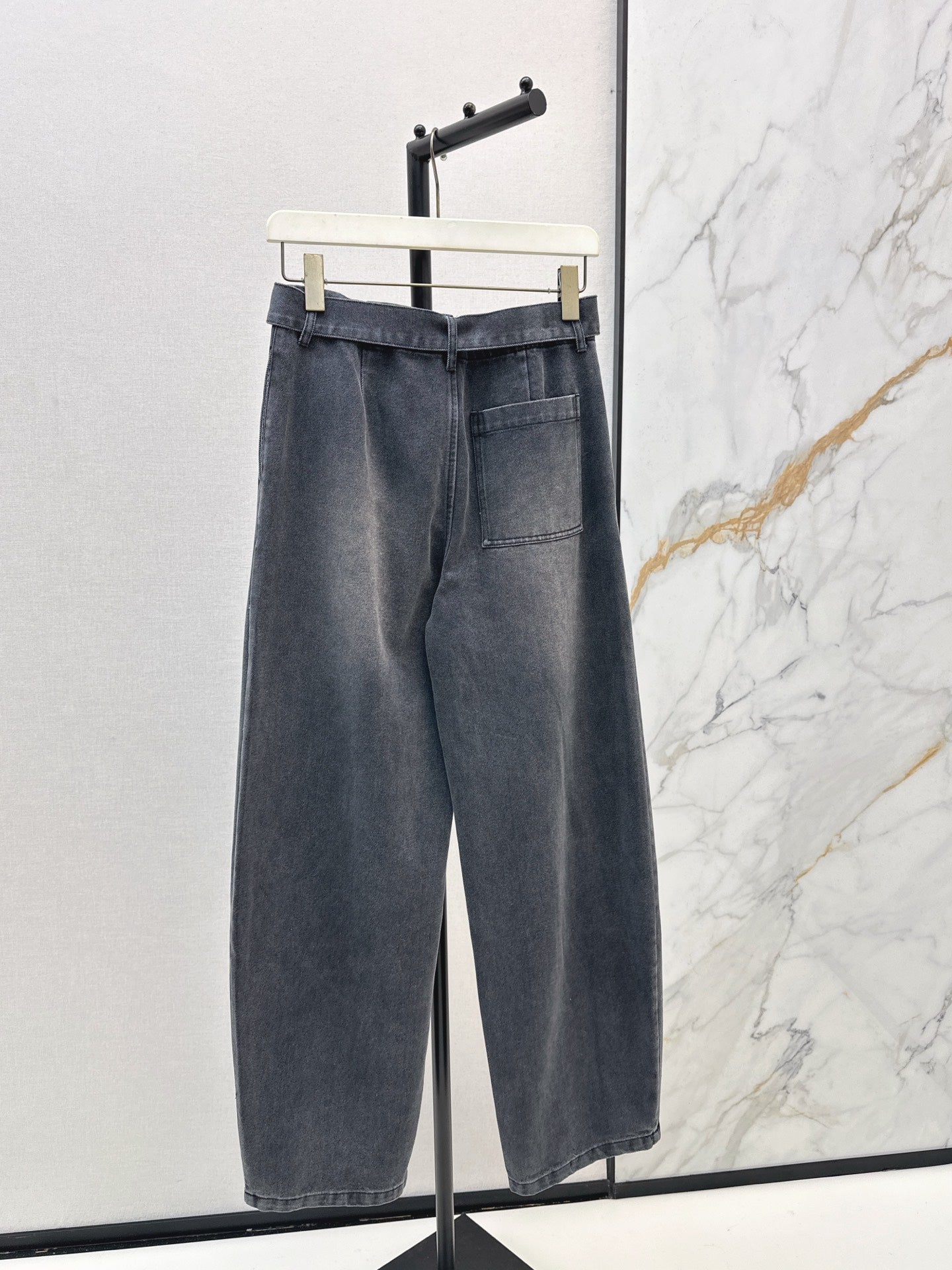 Loe NEW Wide-leg jeans