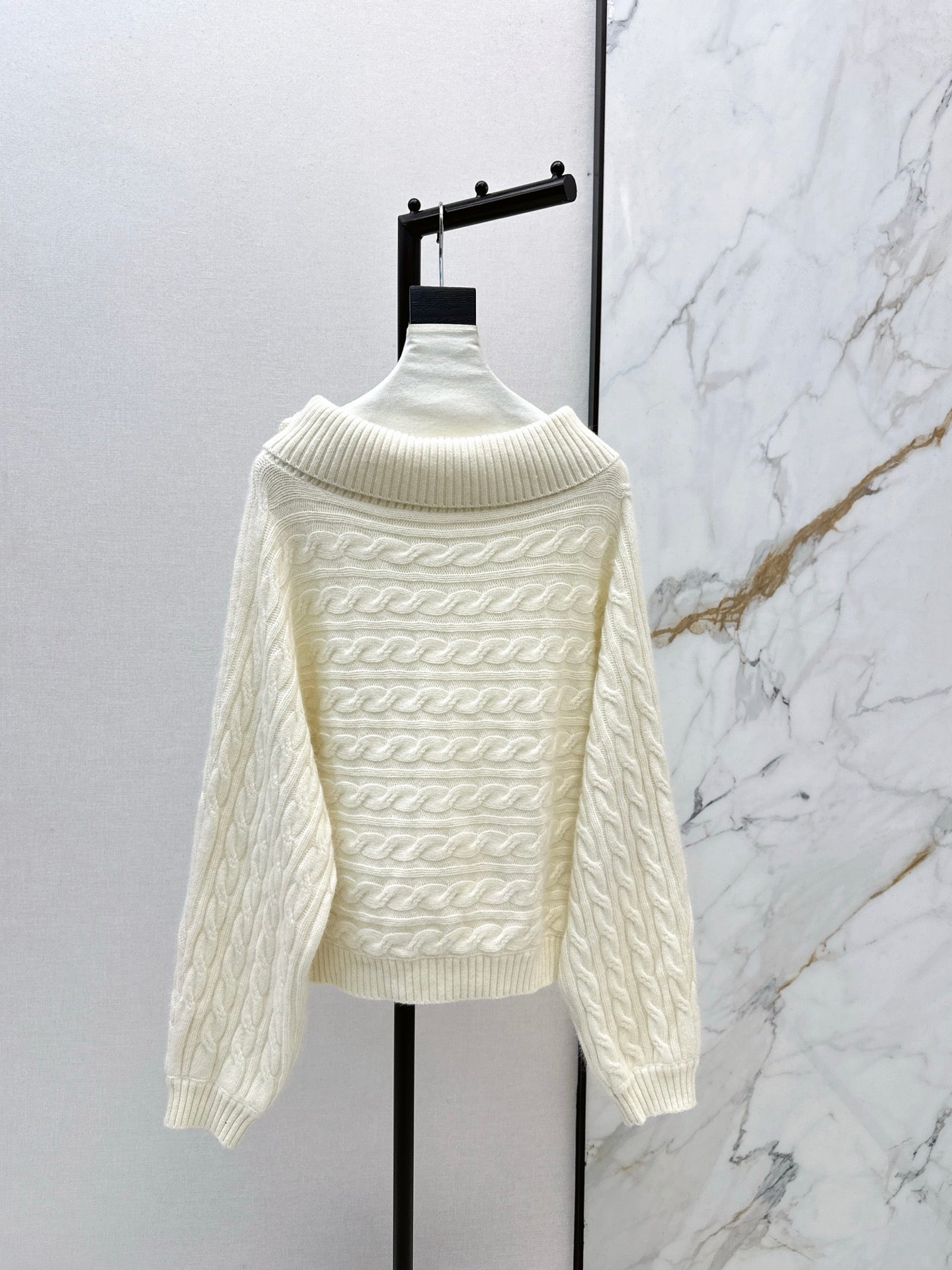 Chan NEW Off-shoulder sweater