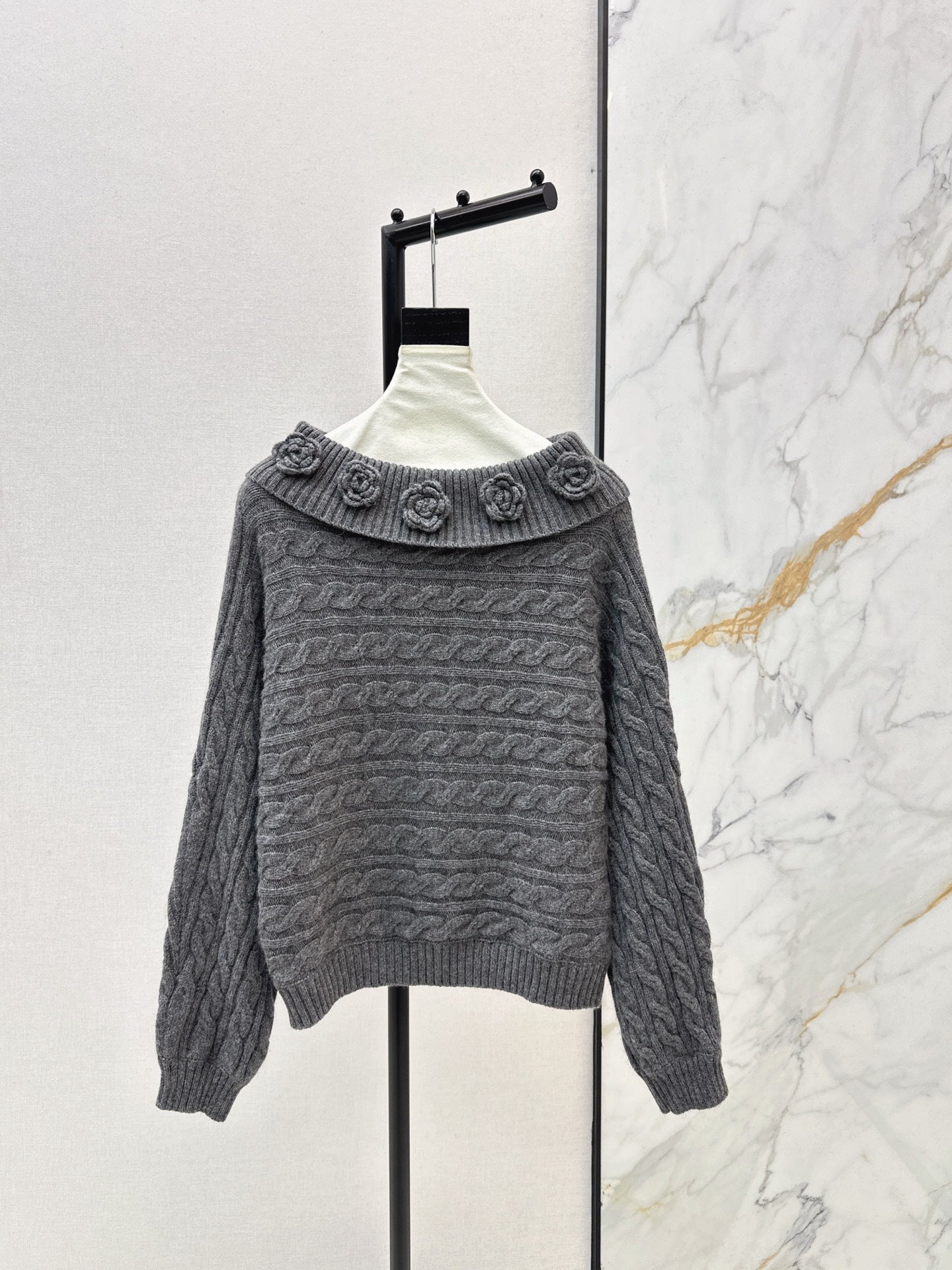 Chan NEW Off-shoulder sweater