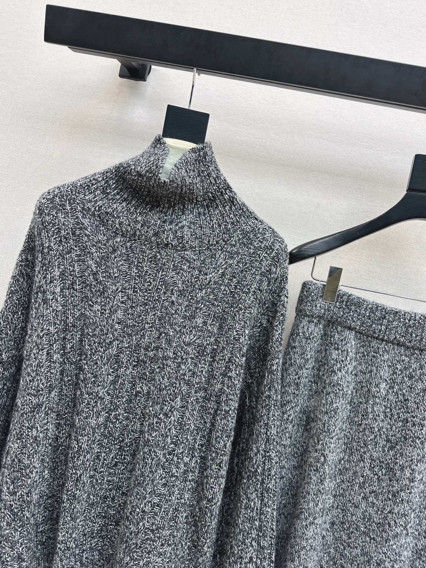 Brun NEW Knitted suit