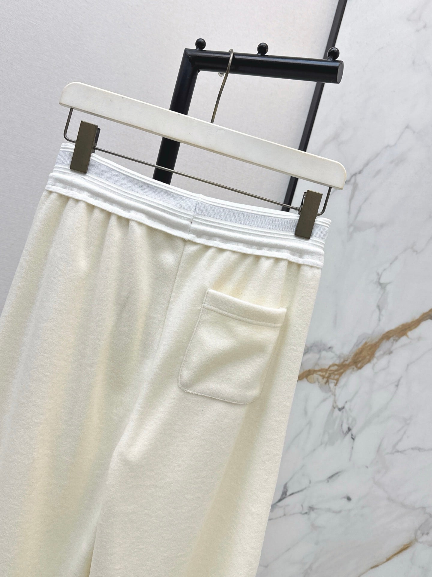 Loe NEW casual pants