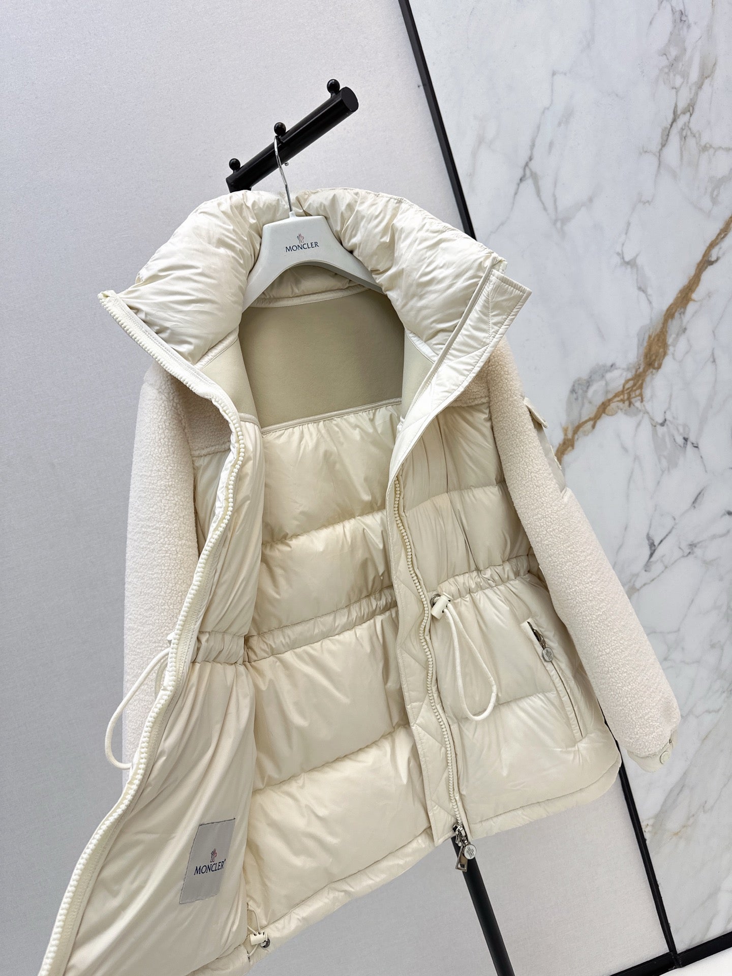 Monc NEW fleece-paneled down jacket