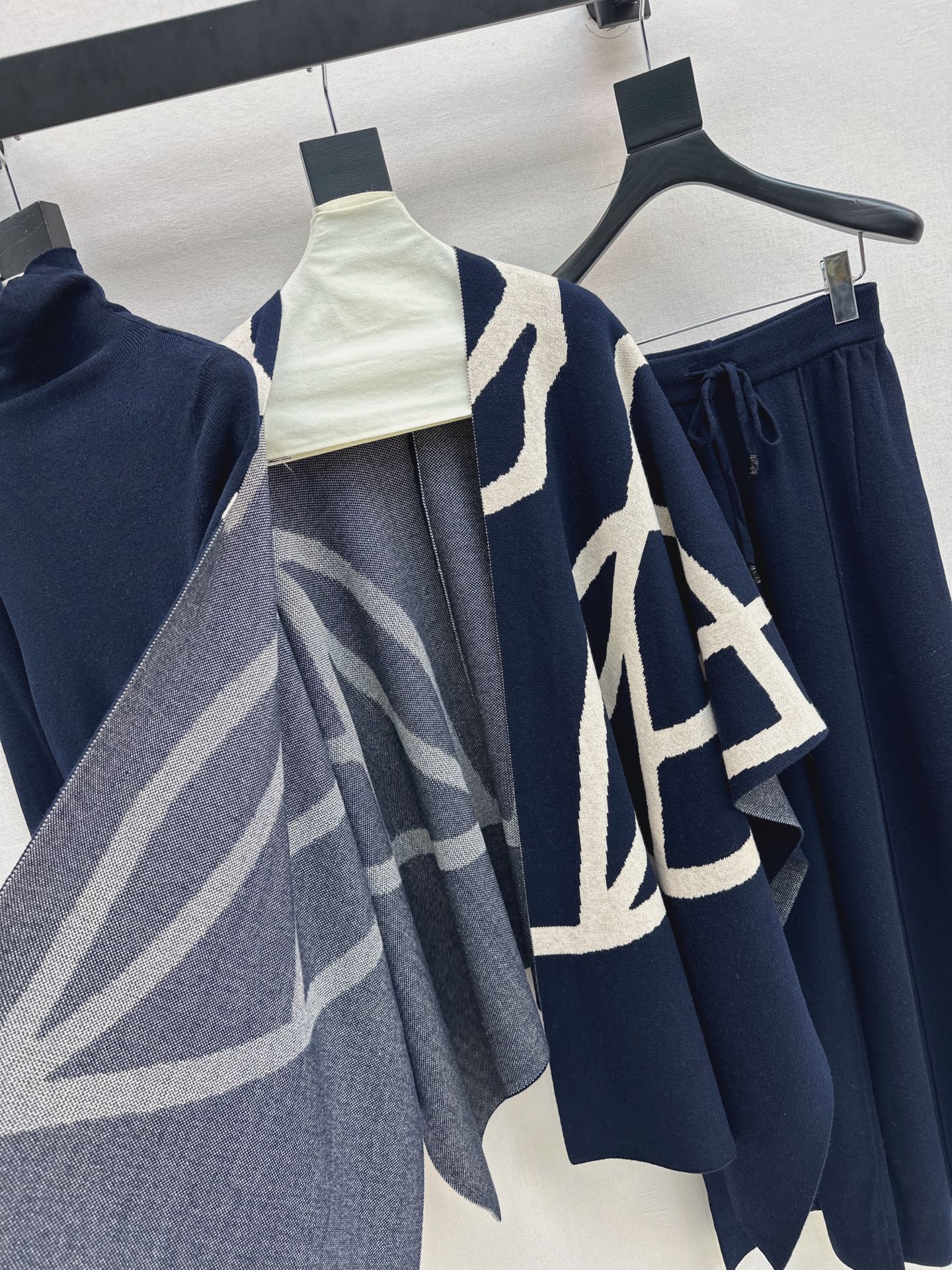 Max NEW Knitted three-piece set