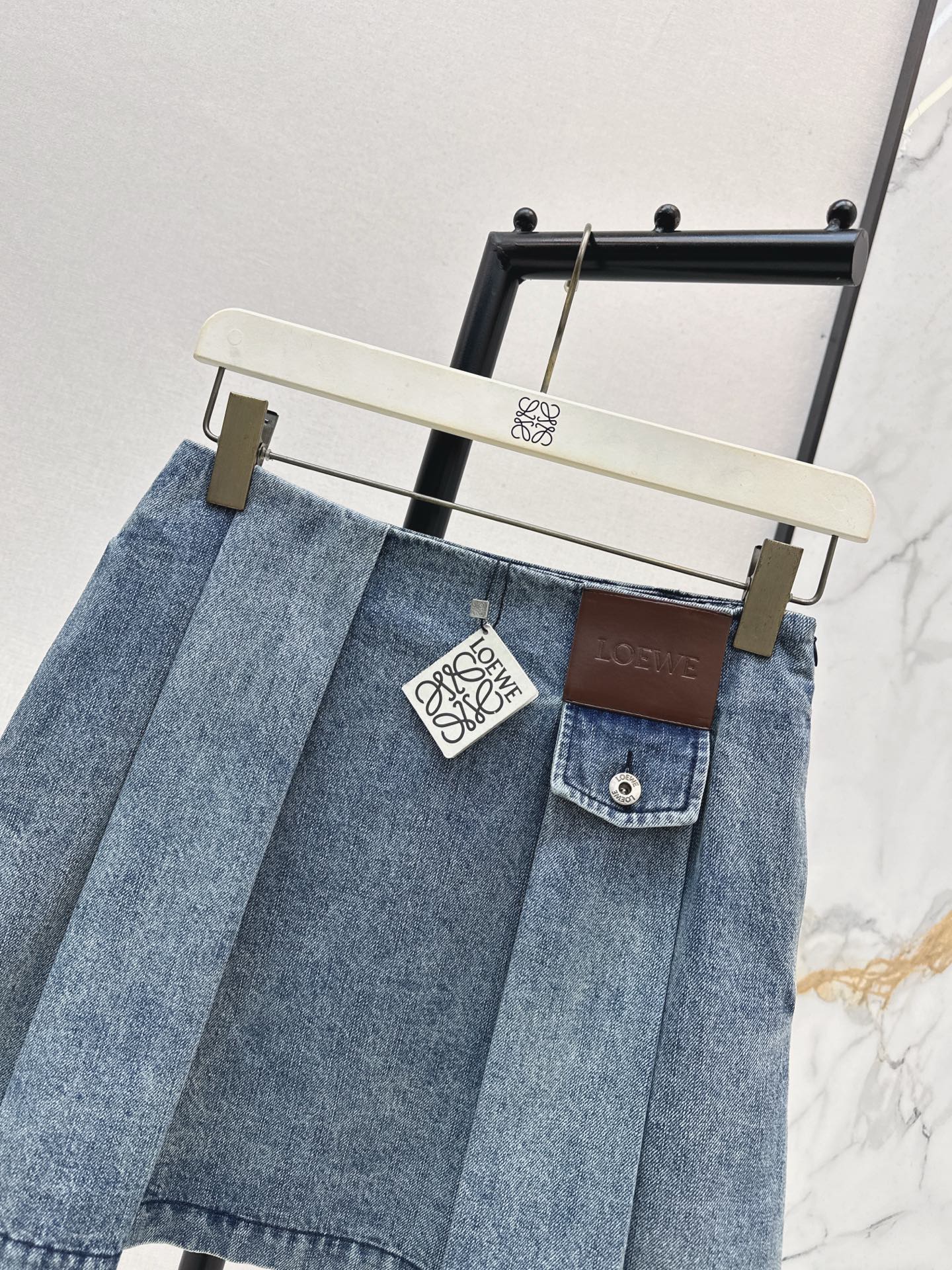 Loe NEW denim skirt