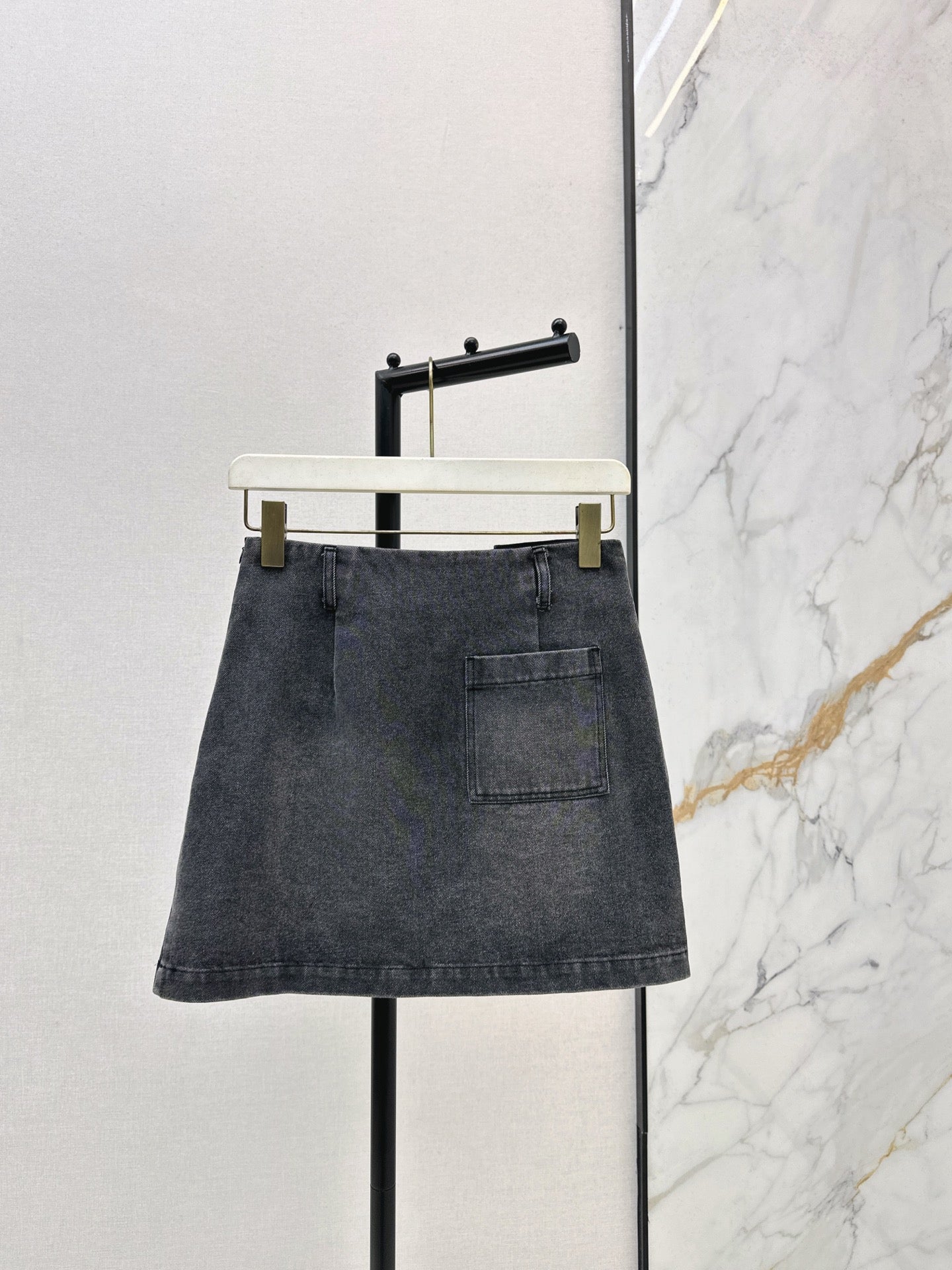 Loe NEW denim skirt