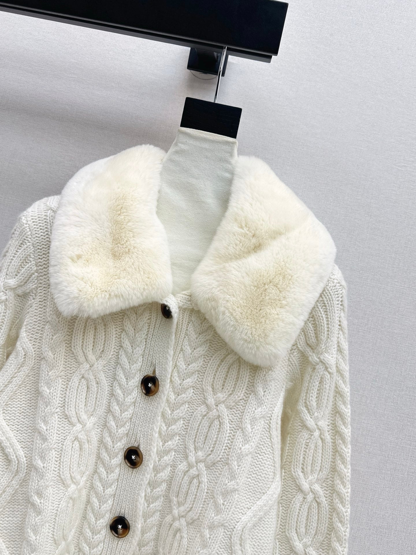 Loro NEW Knitted cashmere cardigan