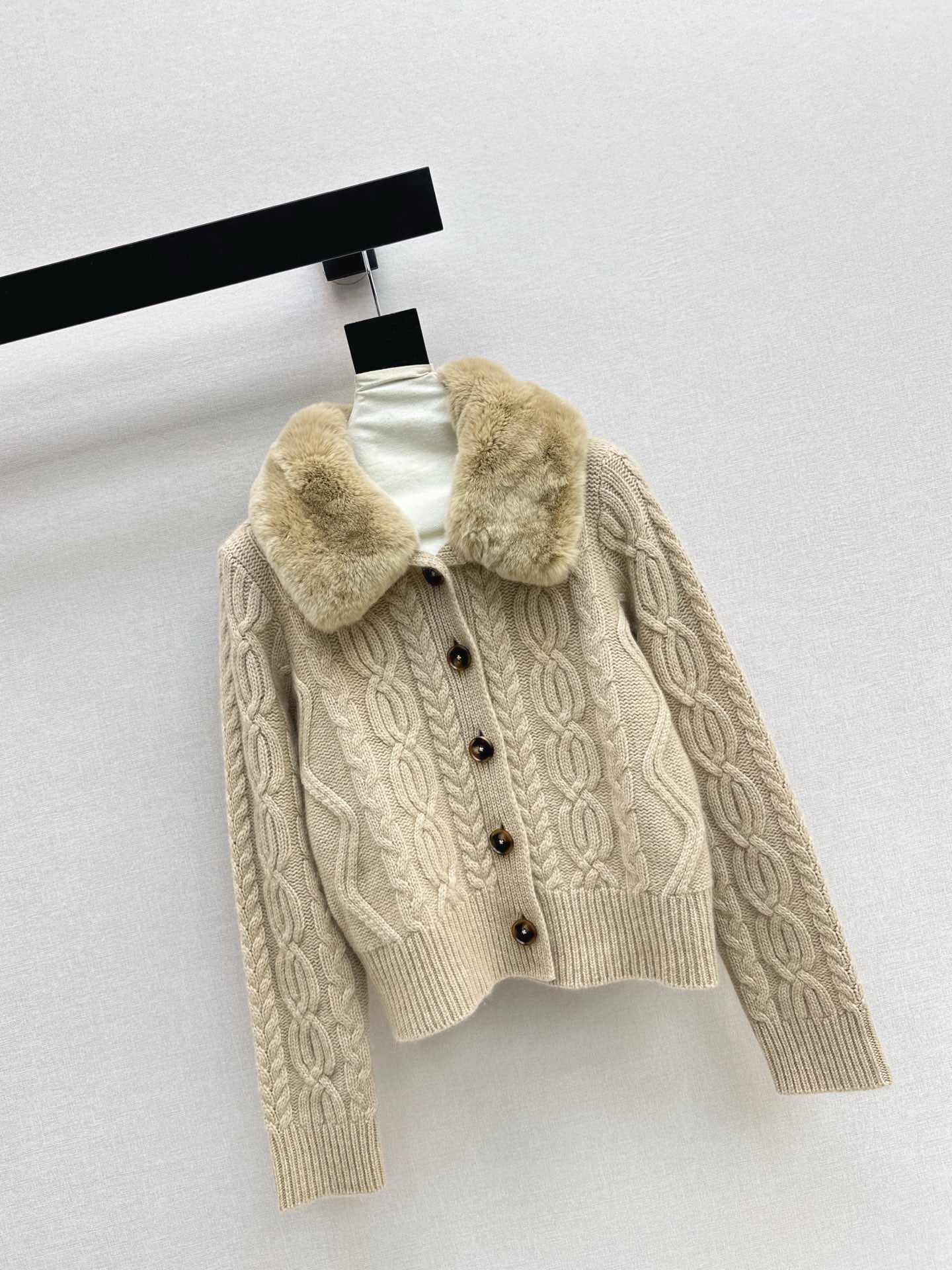 Loro NEW Knitted cashmere cardigan