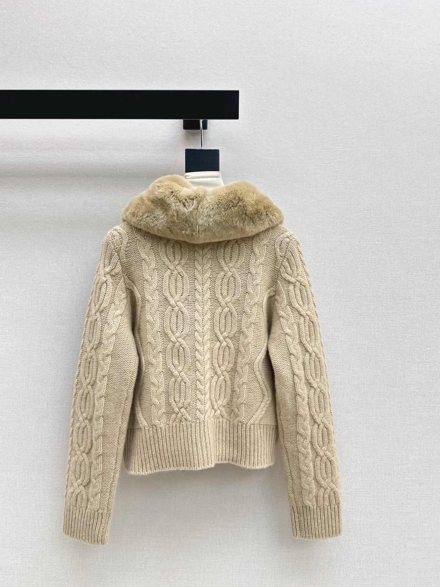 Loro NEW Knitted cashmere cardigan