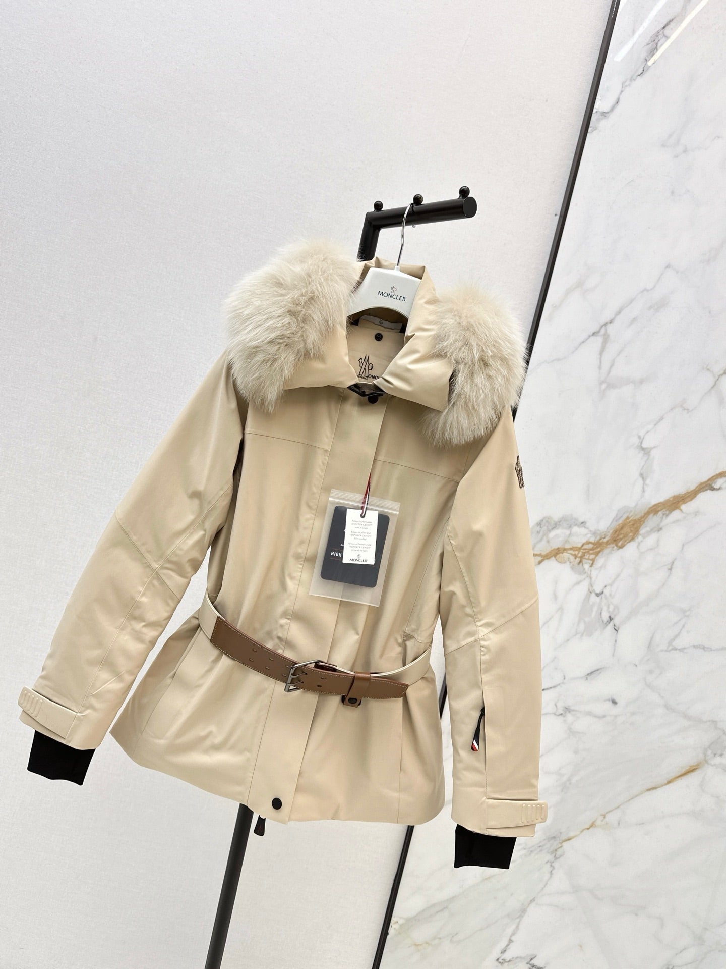 Monc NEW  belted ski down jacket