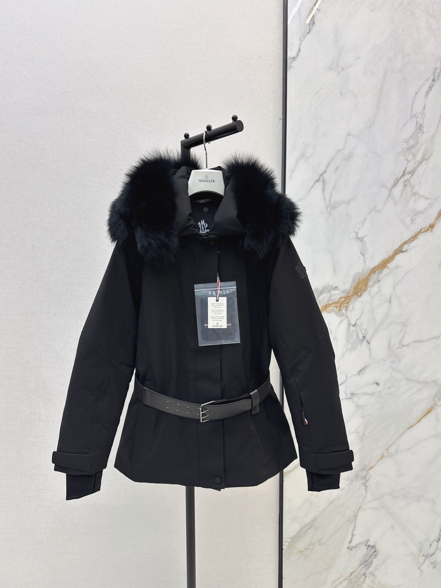 Monc NEW  belted ski down jacket