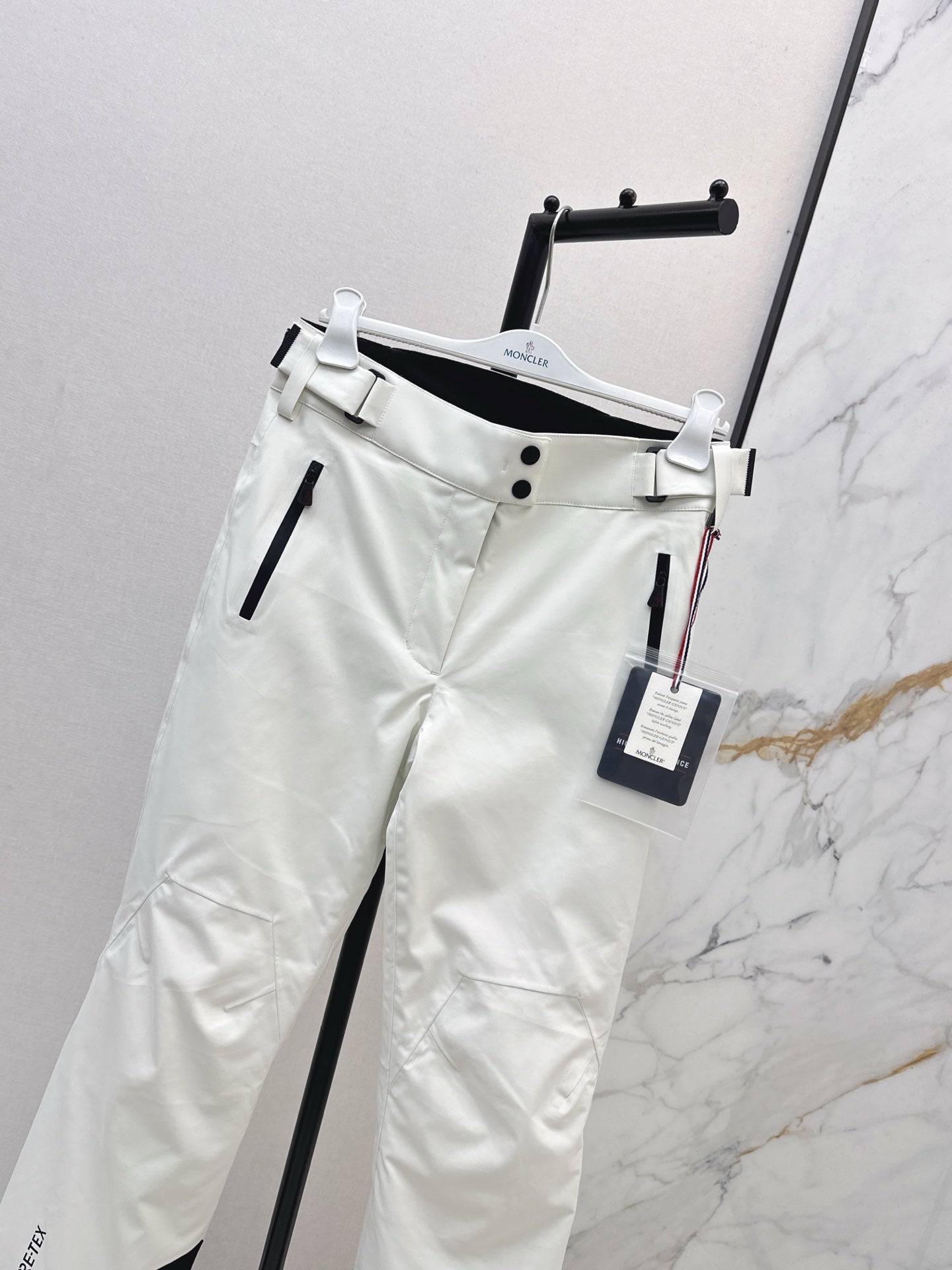 Monc NEW ski pants