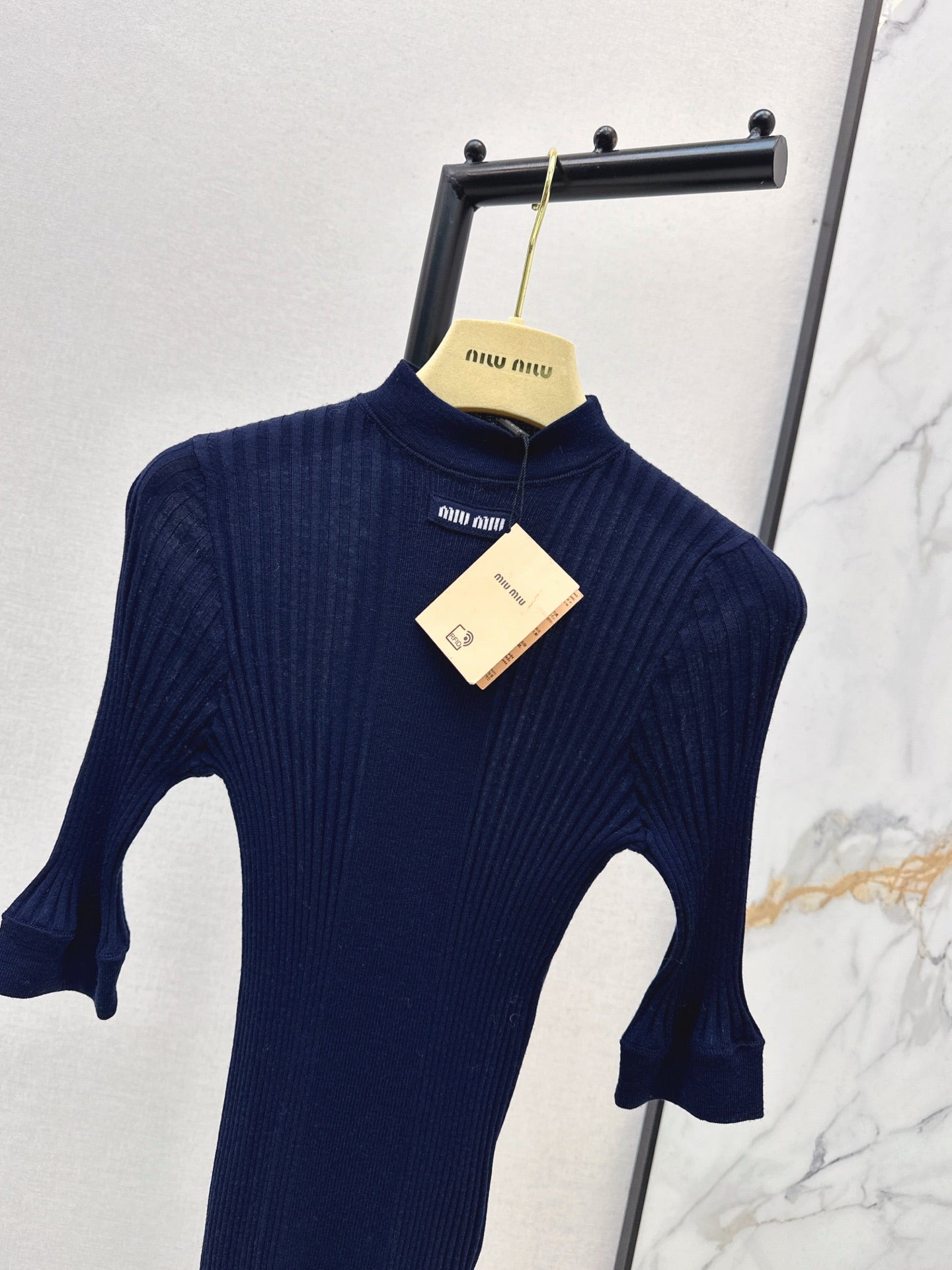 Miu NEW Wool short-sleeved knitted shirt