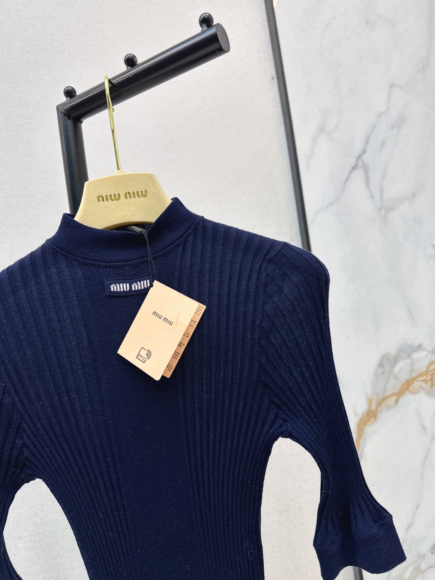 Miu NEW Wool short-sleeved knitted shirt