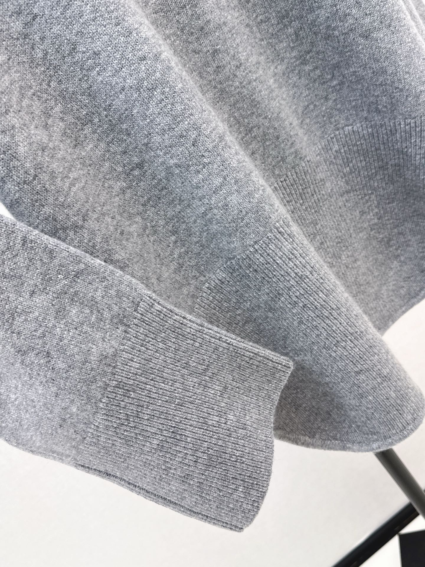 Loe NEW Cashmere sweater