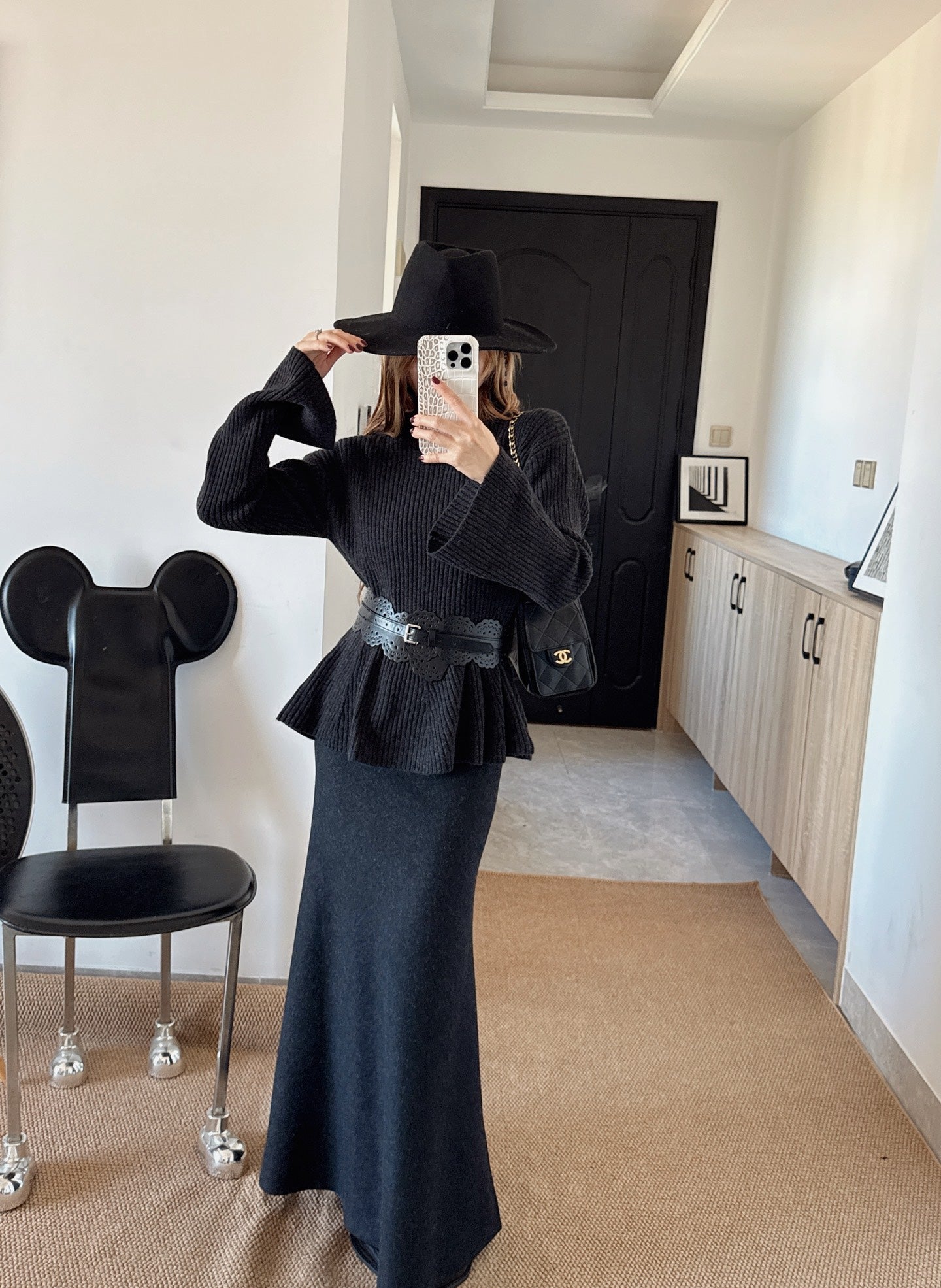 Max NEW Bell-sleeved sweater with a belt