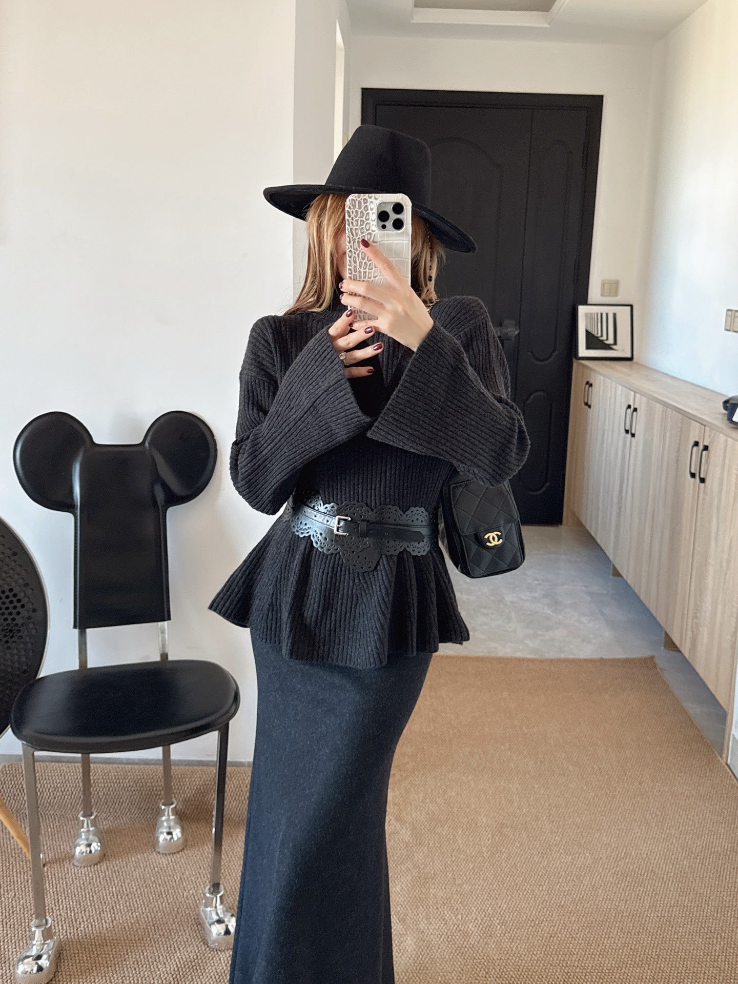 Max NEW Bell-sleeved sweater with a belt