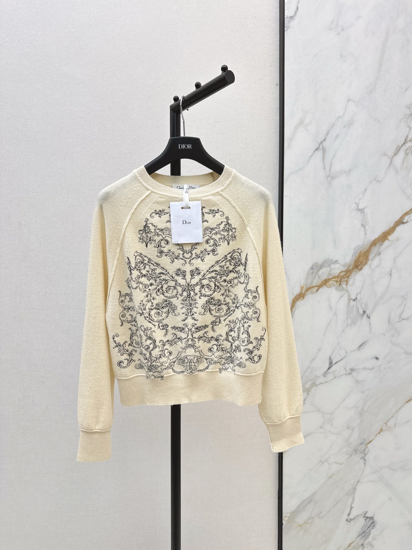 CD NEW Embroidered cashmere sweater