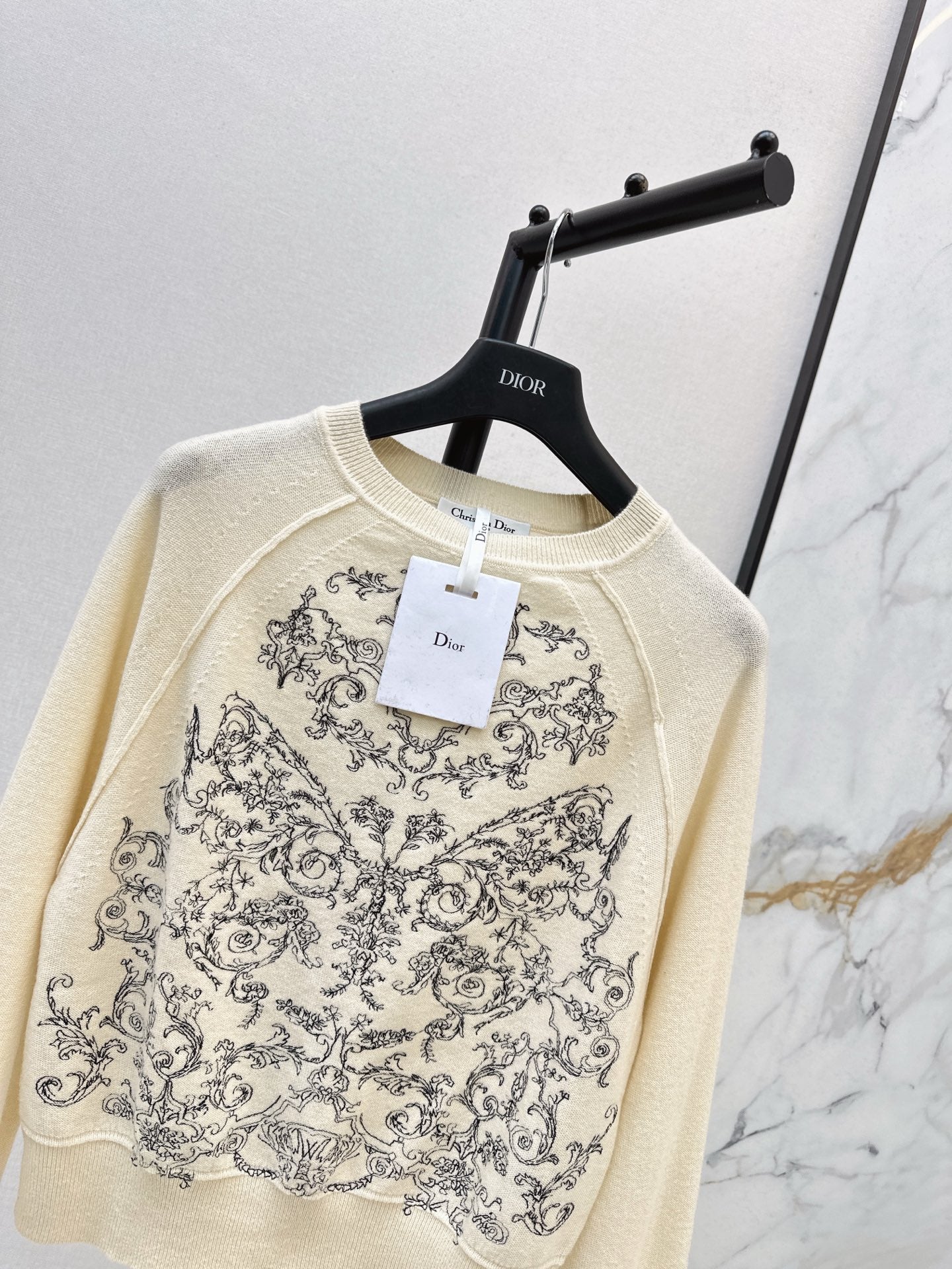 CD NEW Embroidered cashmere sweater