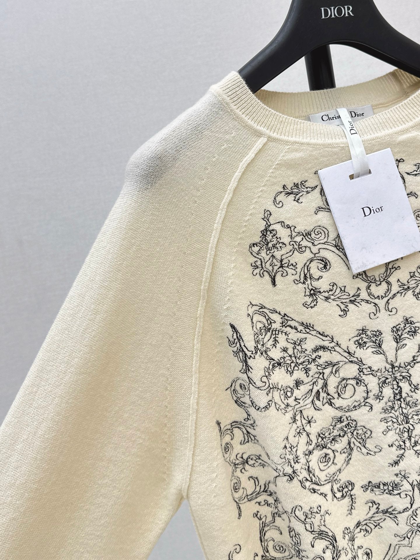 CD NEW Embroidered cashmere sweater