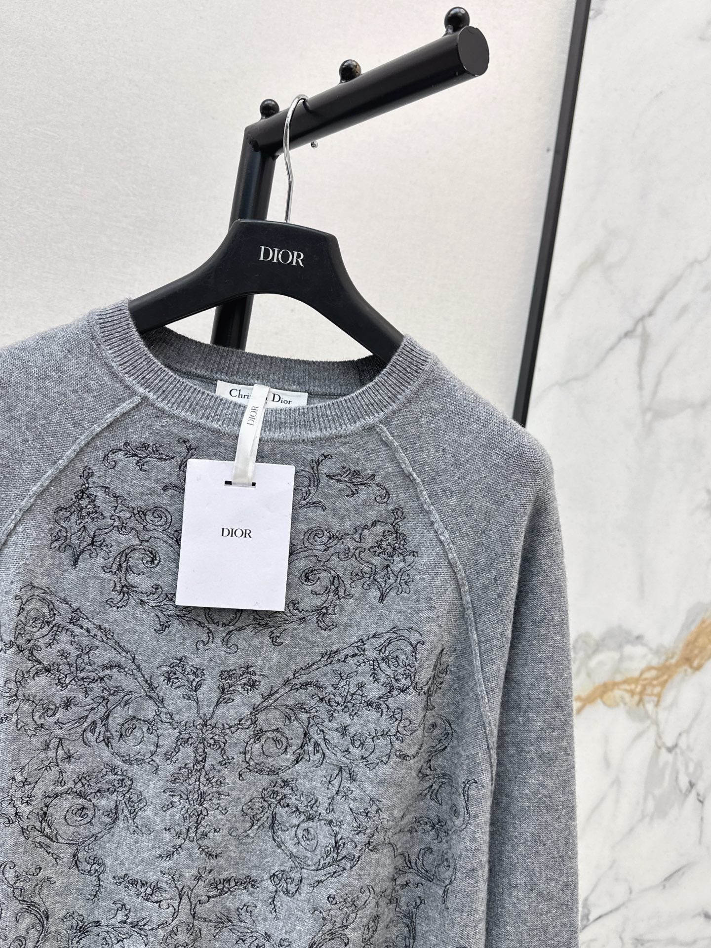 CD NEW Embroidered cashmere sweater