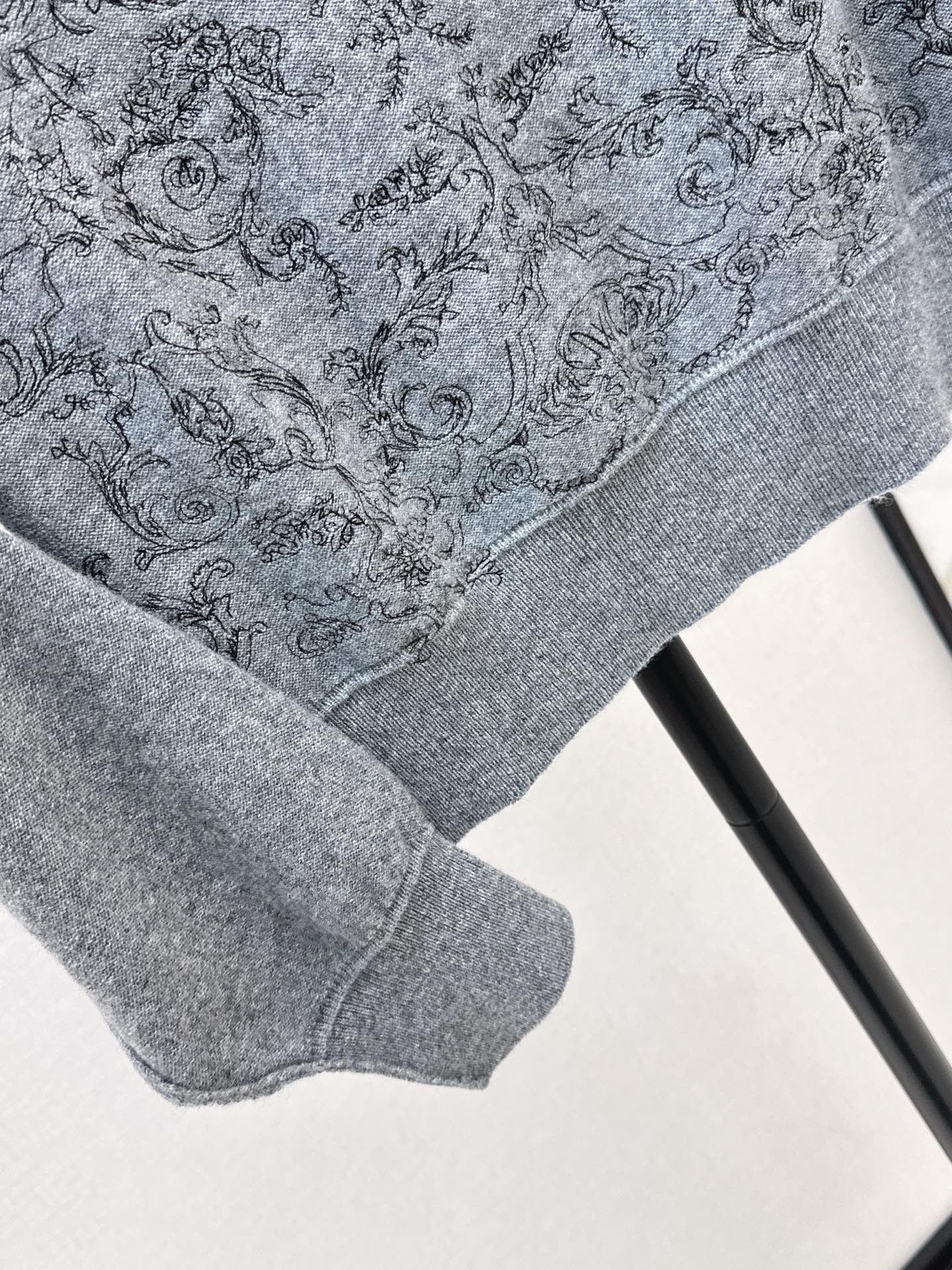 CD NEW Embroidered cashmere sweater