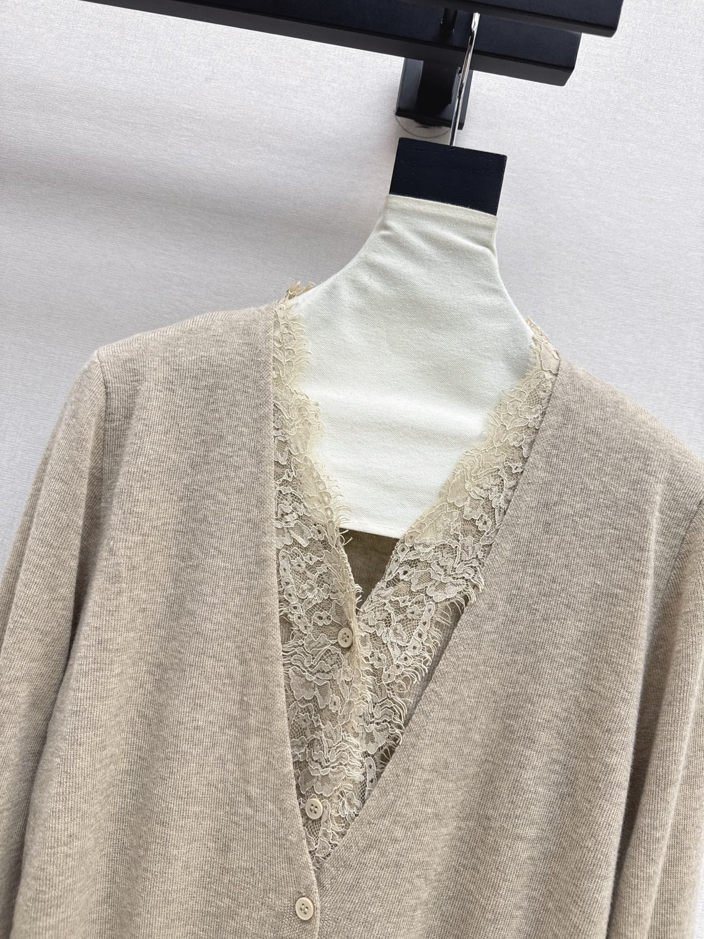 Es NEW Lace-paneled cardigan