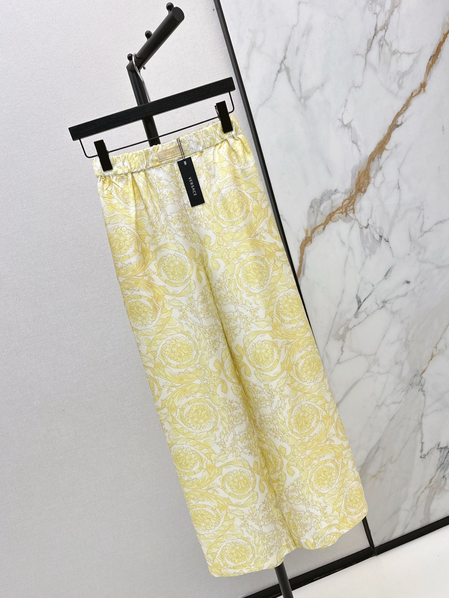Ver NEW Printed silk straight-leg trousers