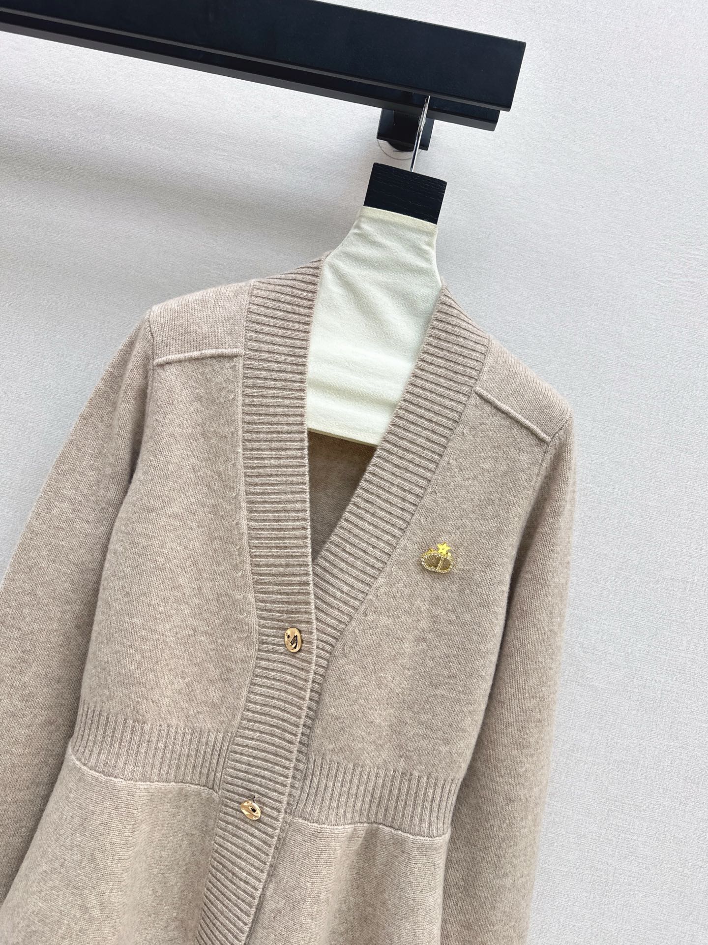 CD NEW V-neck cardigan