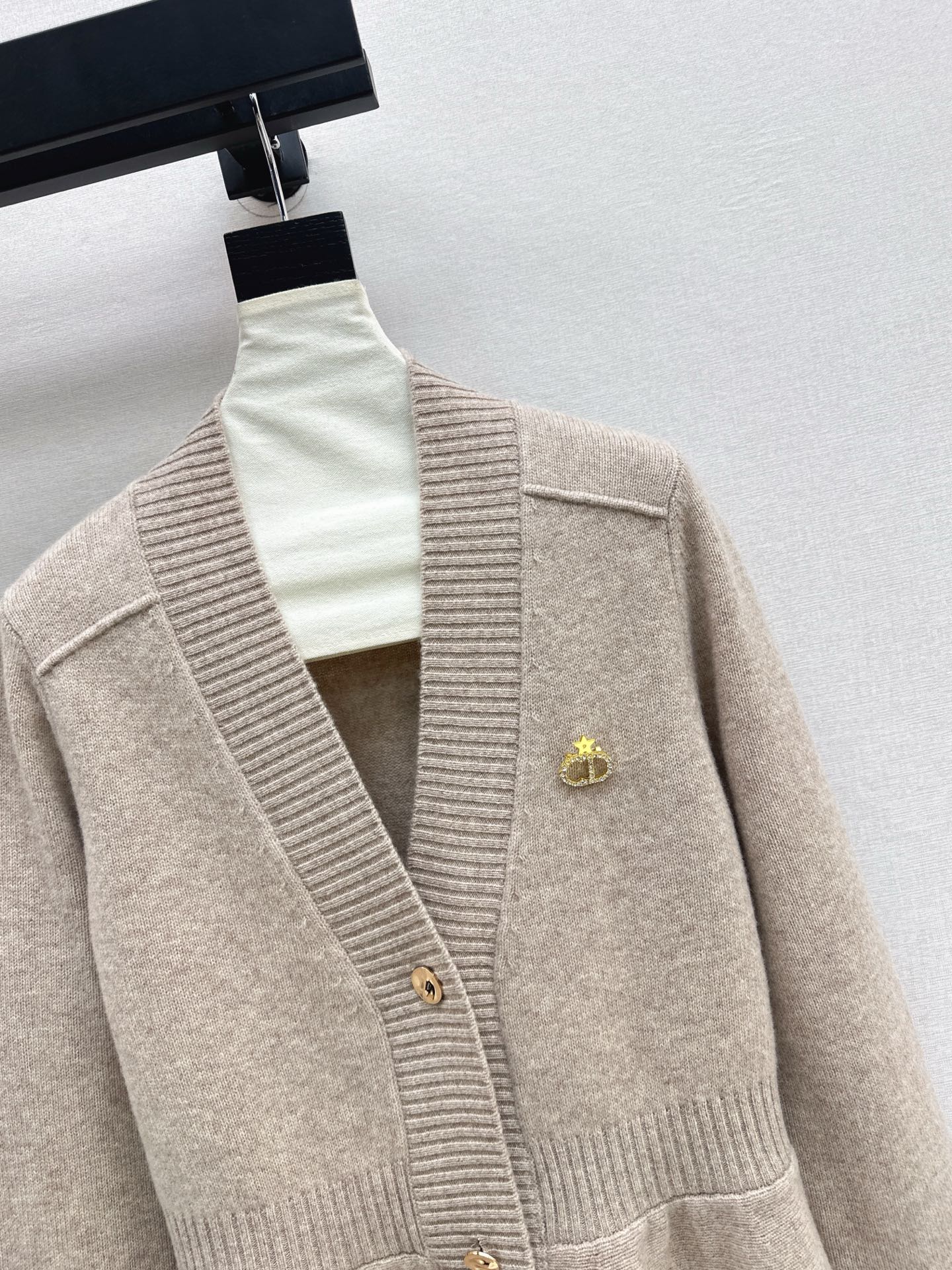 CD NEW V-neck cardigan