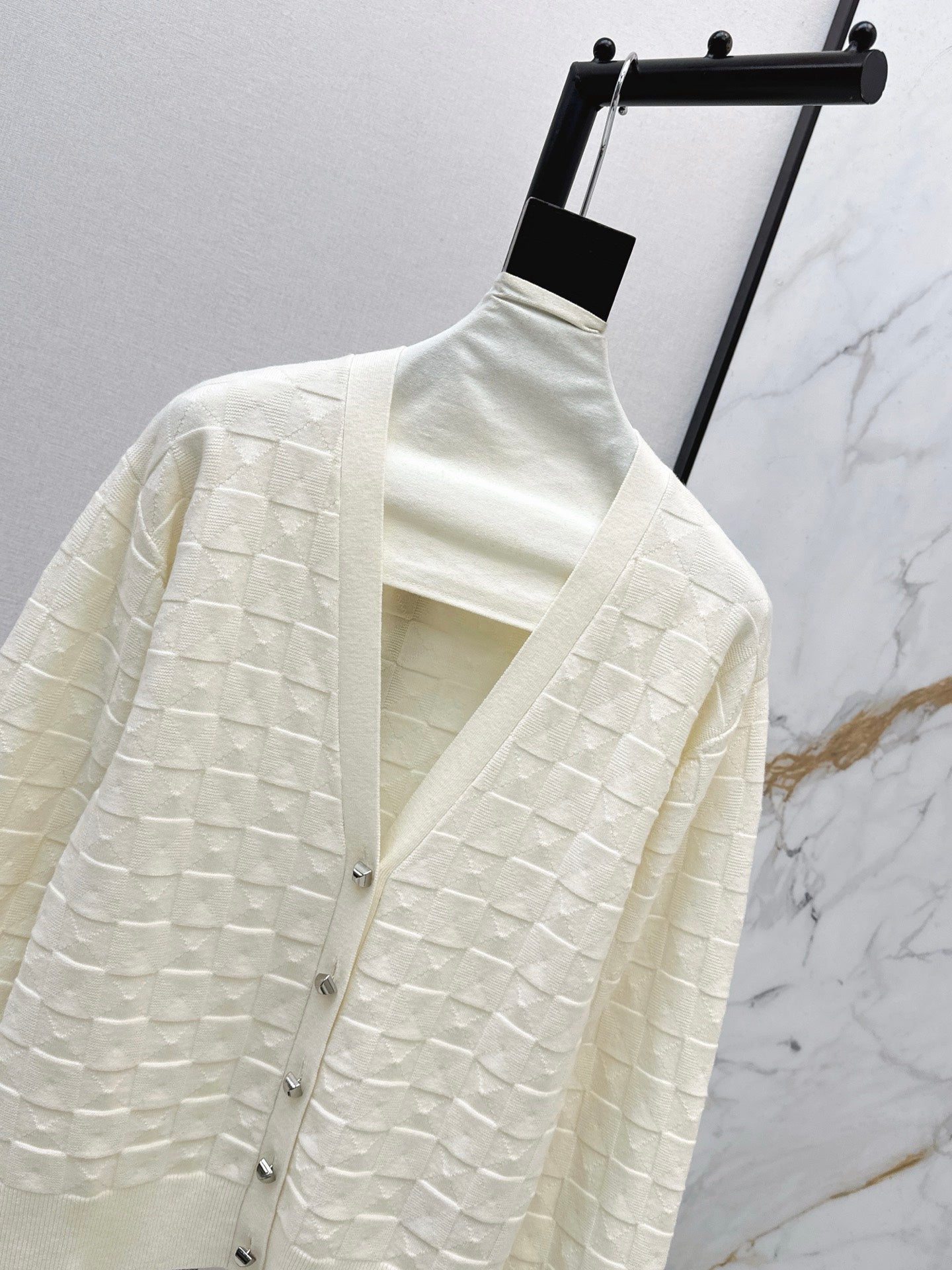 Herm NEW Checked knit cardigan