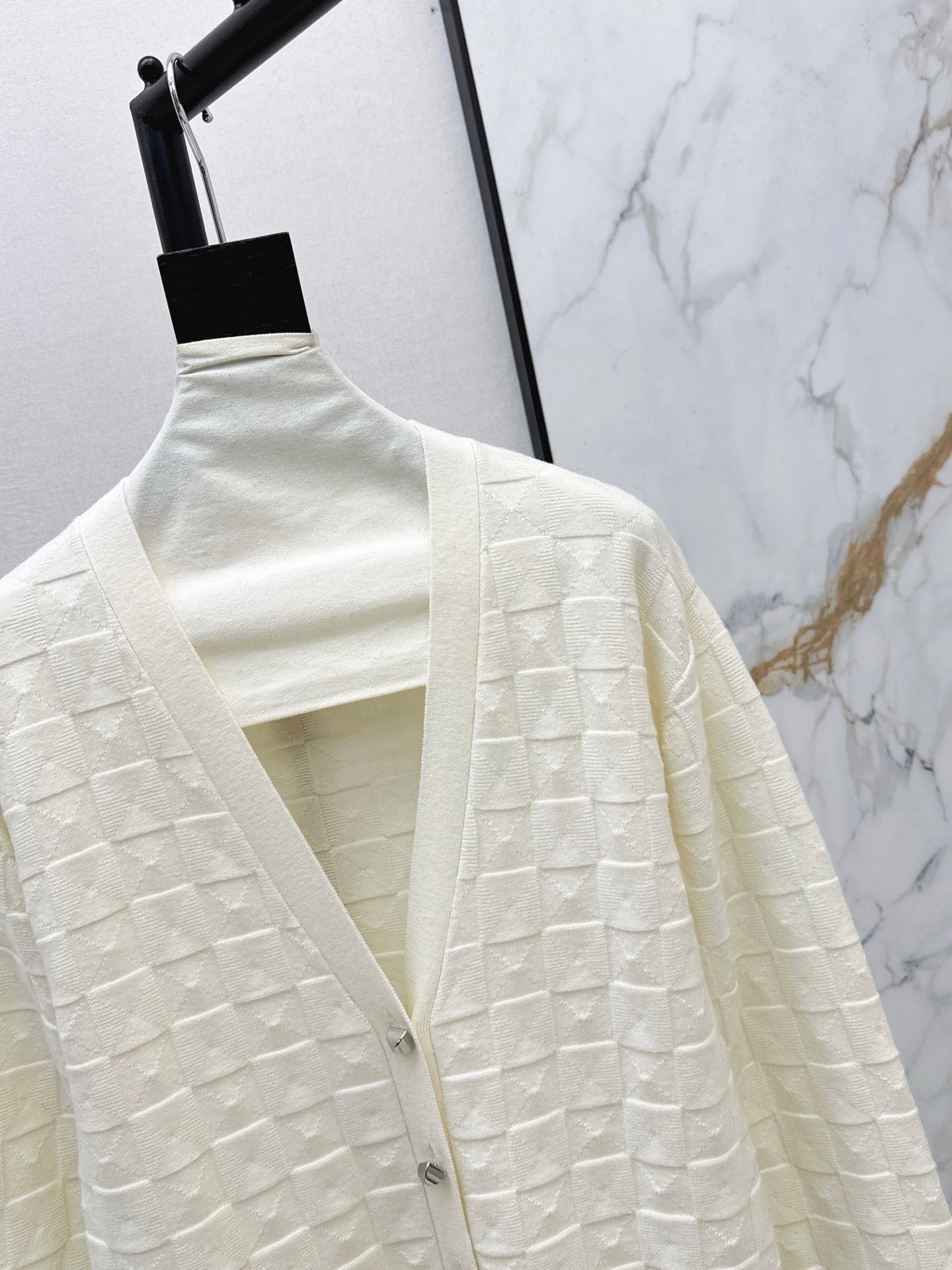 Herm NEW Checked knit cardigan