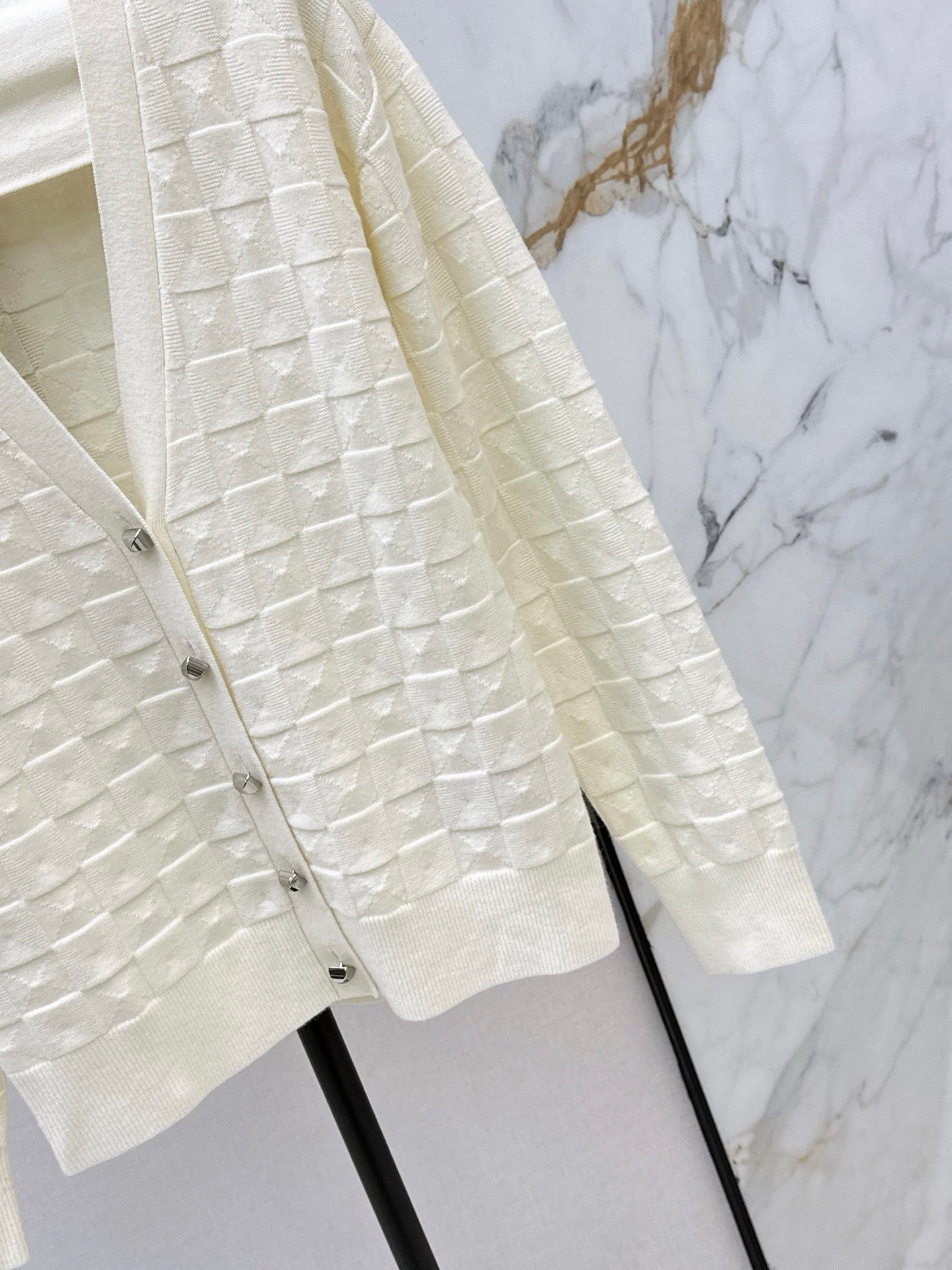 Herm NEW Checked knit cardigan