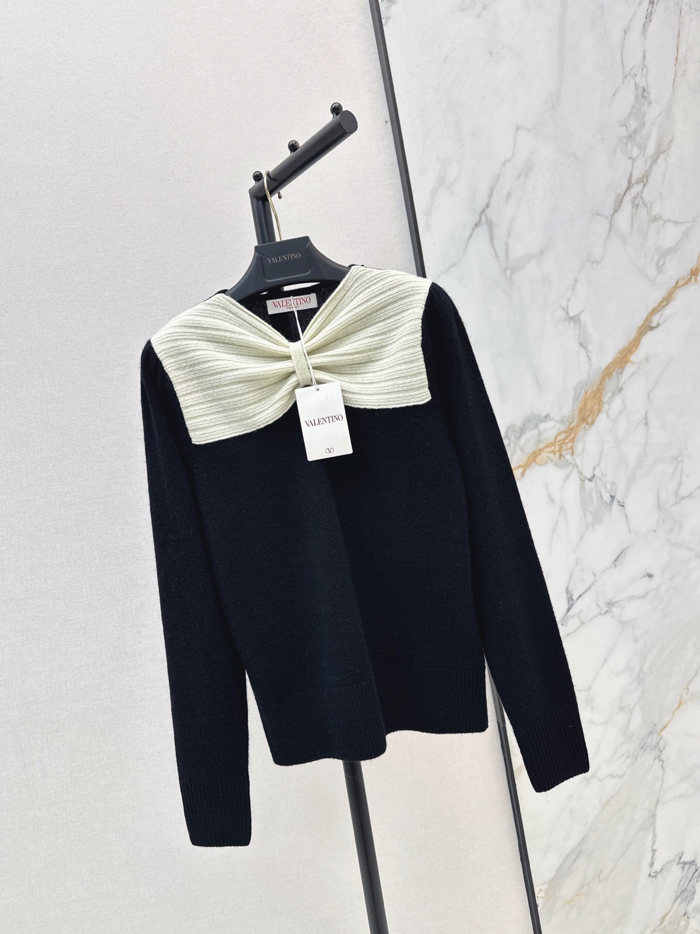 Valen NEW bow sweater