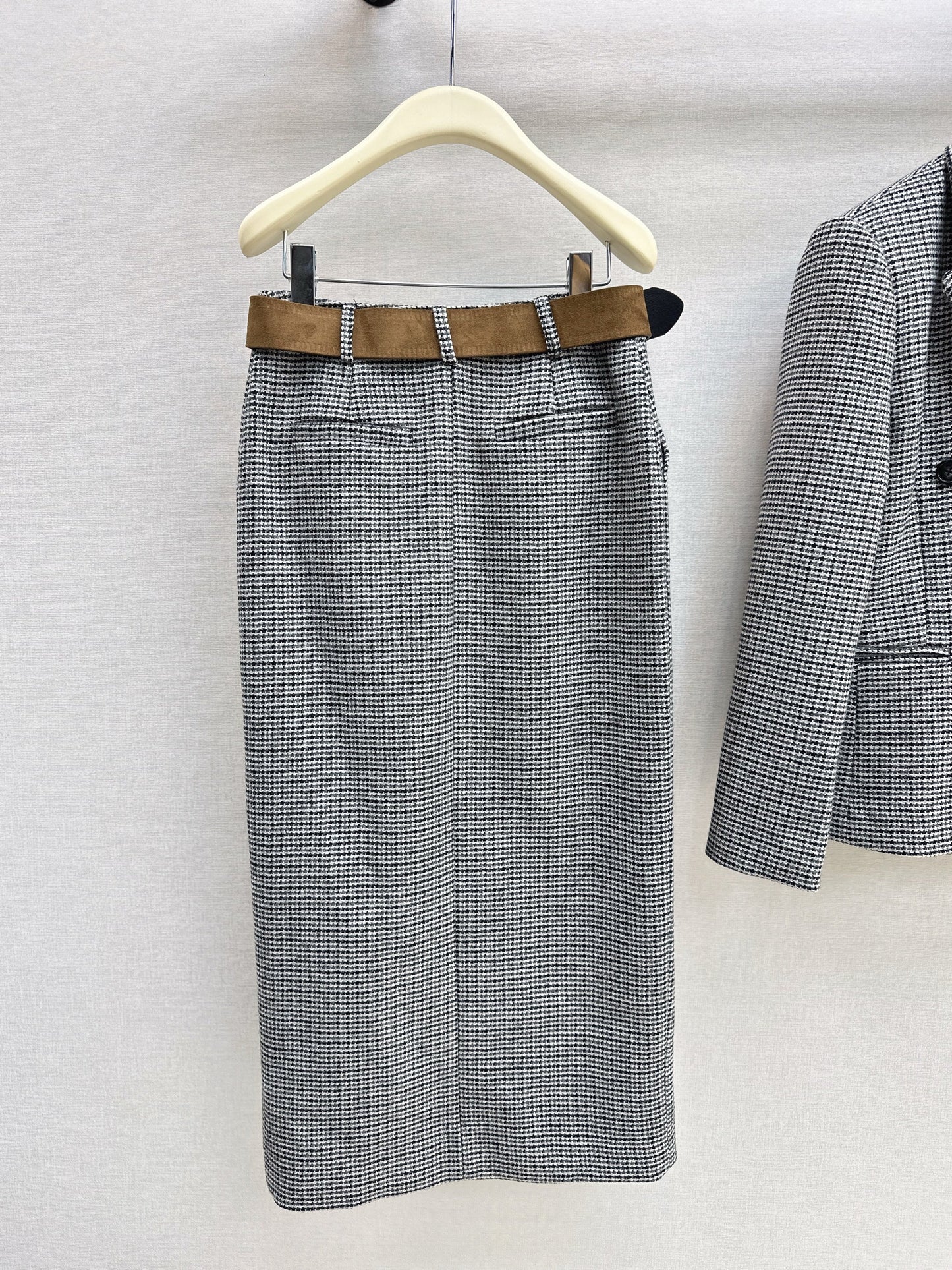 Brun' NEW houndstooth skirts