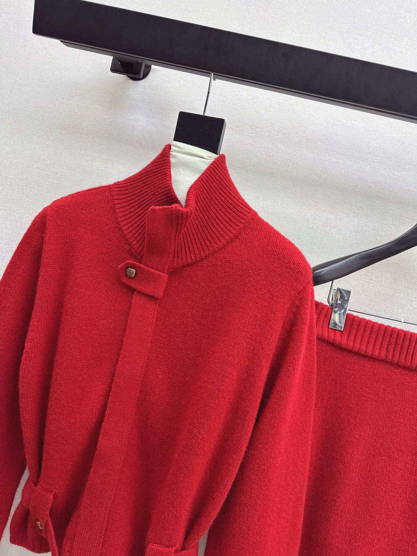 Loro NEW Zippered cardigan skirt set