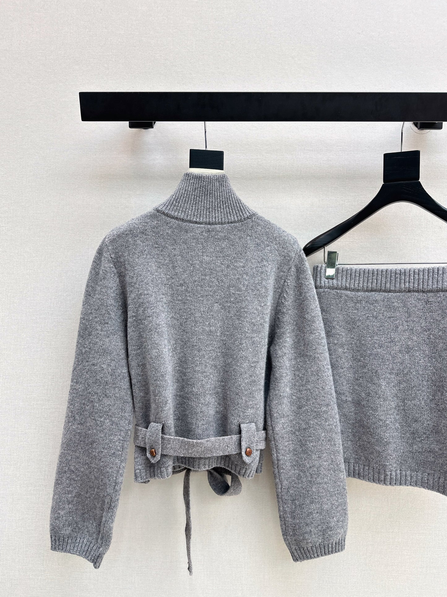 Loro NEW Zippered cardigan skirt set