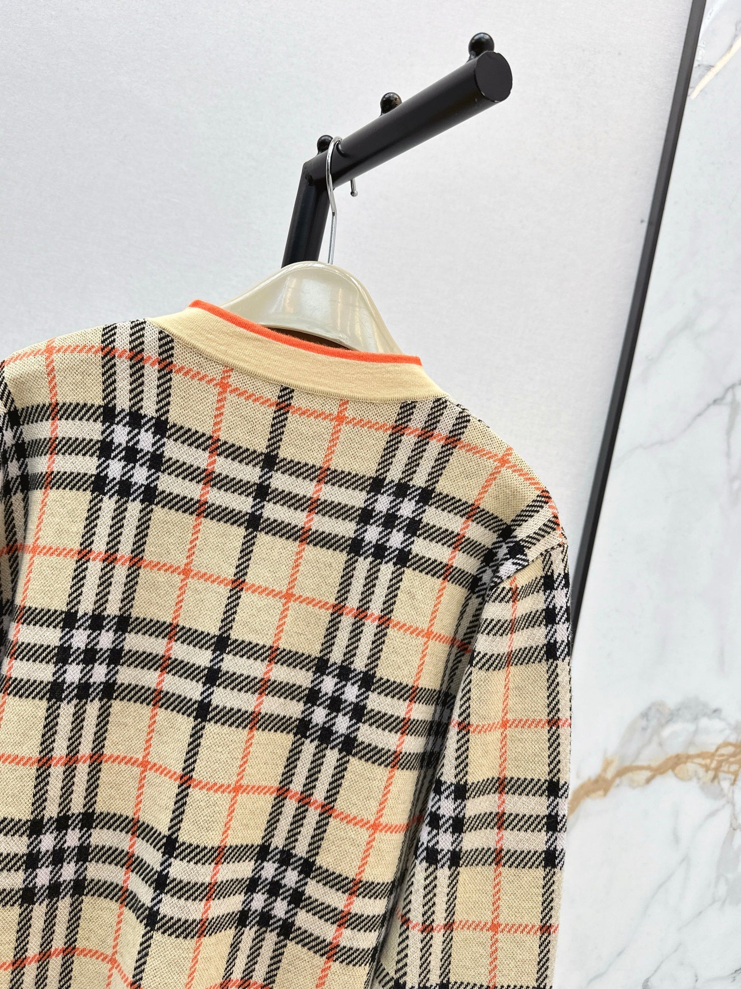 Bur NEW Knitted cardigan