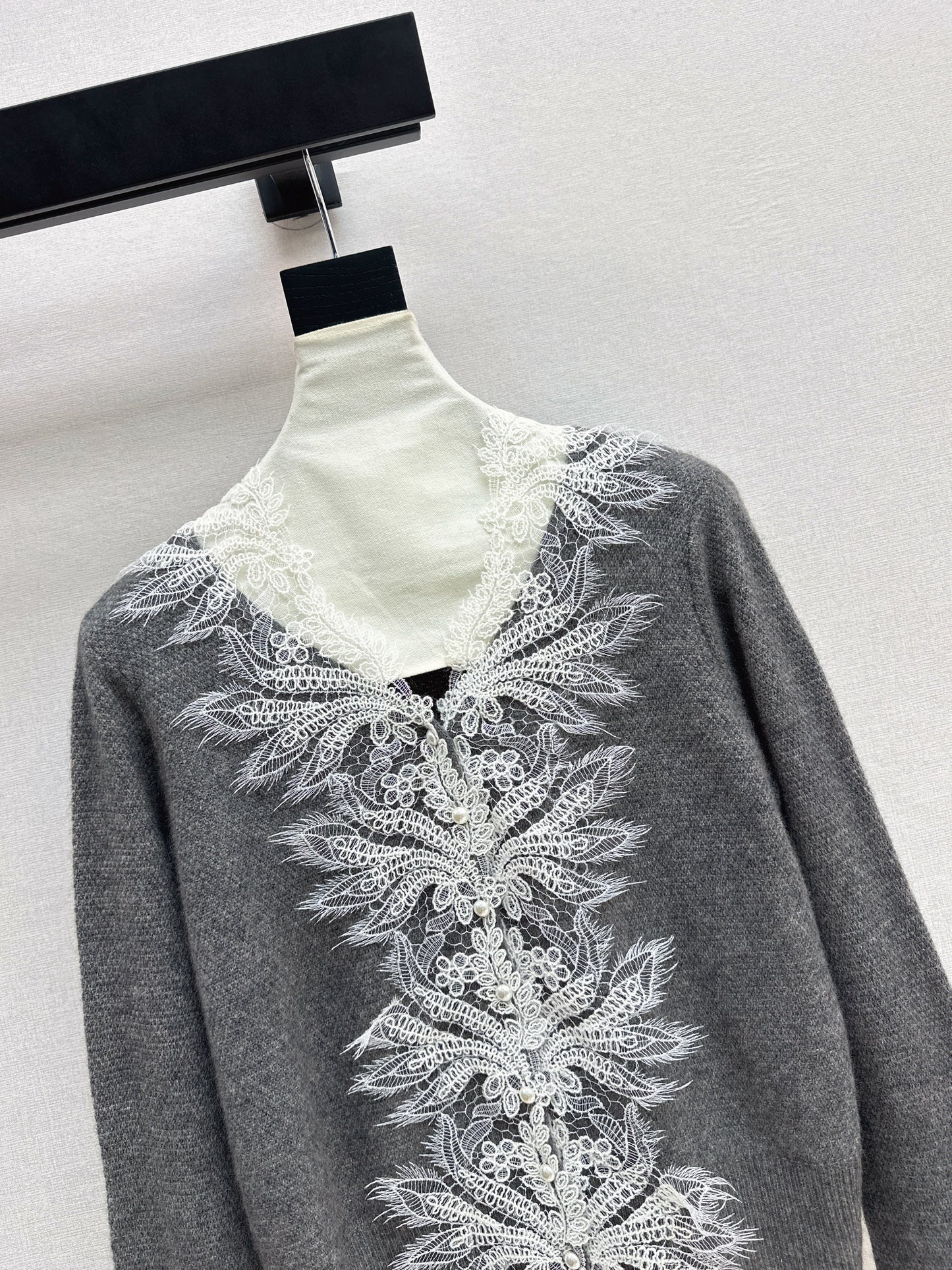 Es NEW Lace-paneled cardigan