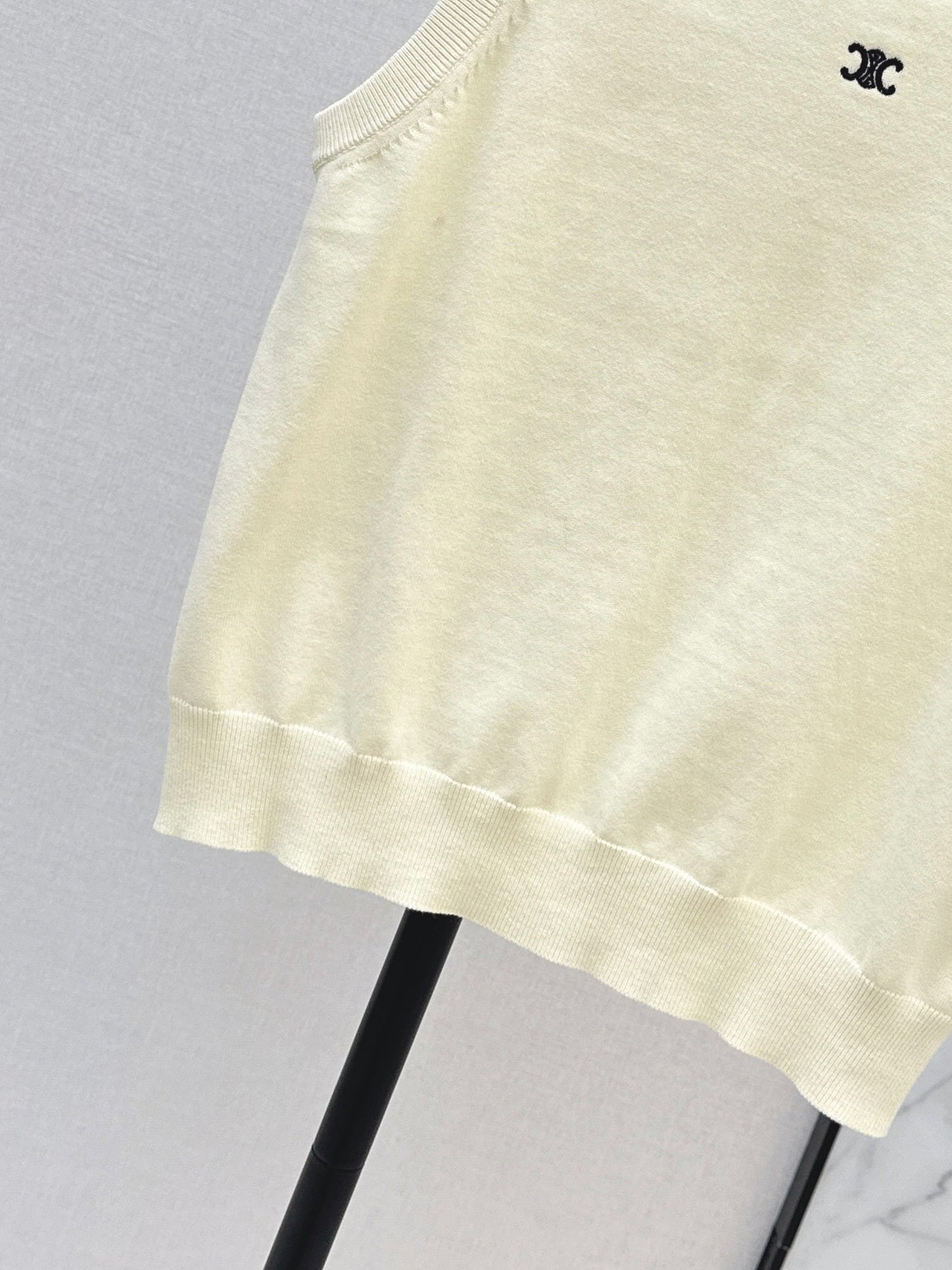 Celi NEW embroidered sleeveless vest